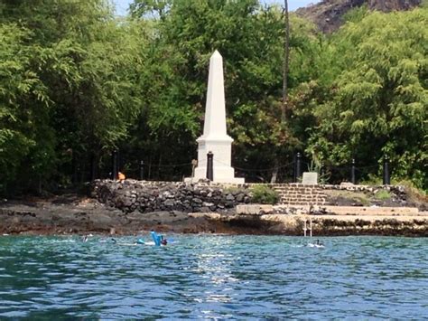 Captain Cook Monument Hawaii | Captain cook monument, Monument, Big island