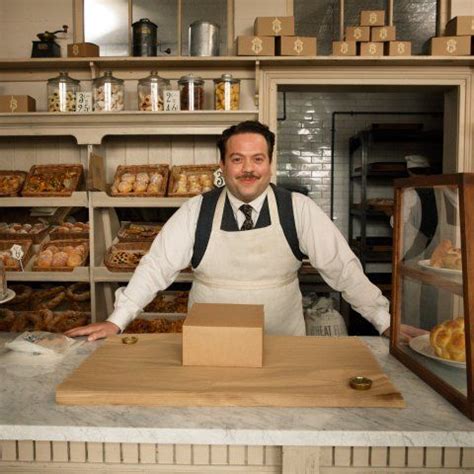 Jacob Kowalski at the counter of Kowalski's Bakery | Fantastic beasts ...