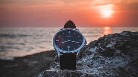 5 Best Solar Powered Smartwatches 2021 - Wearholic