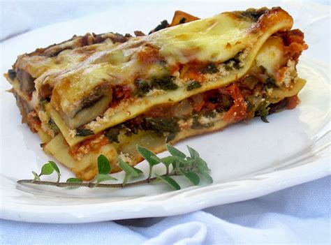 Vegetarian Mushroom and Spinach Lasagne | Lisa's Kitchen | Vegetarian ...