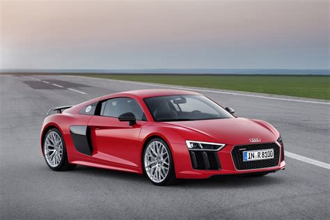 Audi's New 2016 R8 Models in 110 Photos