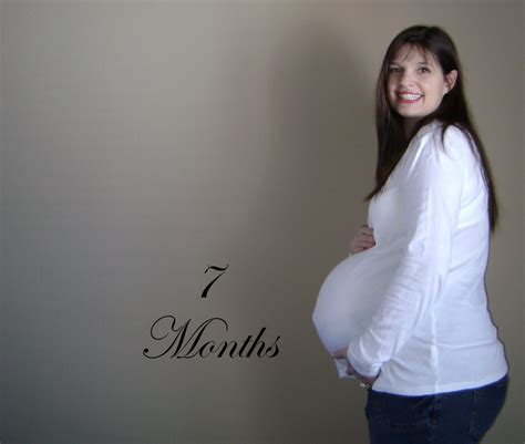 Take time to smell the rose: Bump 2 Baby Pregnancy Update: 7 months