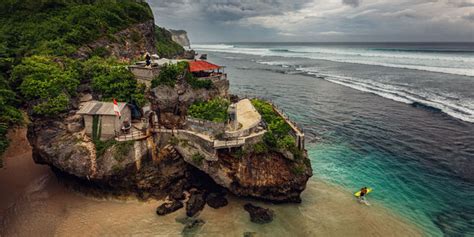 Blue Point Beach - Pantai Suluban - Uluwatu Beach - Hidden Beach In Bali