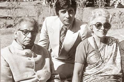 Indianhistorypics: Amitabh Bachchan with parents