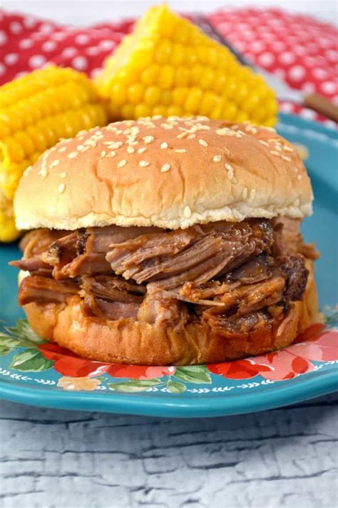 Slow Cooker Pulled Pork Sandwiches - BBQ Pulled Pork