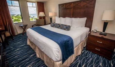 Luxury Hotel Punta Gorda Florida | Wyvern Hotel | Rooms & Amenities