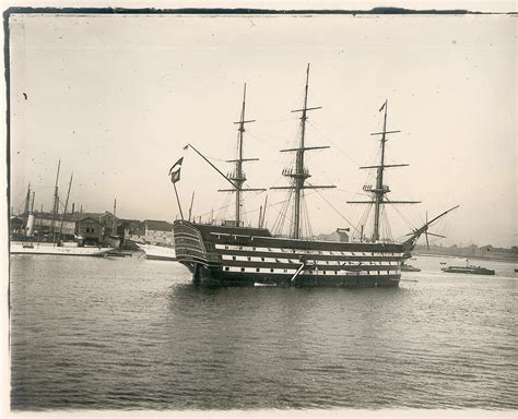 [3194 x 2596]HMS Victory, Portsmouth, early 1900s : r/WarshipPorn