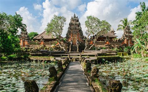 Bali Day Tour Royal Palace Ubud | Bali Spartan Tour