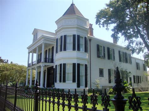 Private Summers' Journal: Amazing Antebellum Homes