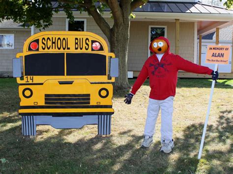 Family's Halloween Display Honors Deceased School Bus Driver ...