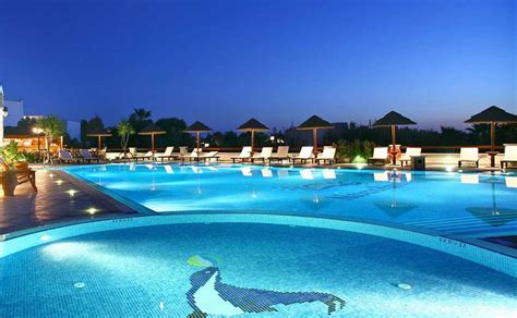 Hotel Naxos Resort at Saint George Beach. The Naxos hotel and holiday guide by naxos-hotel.com