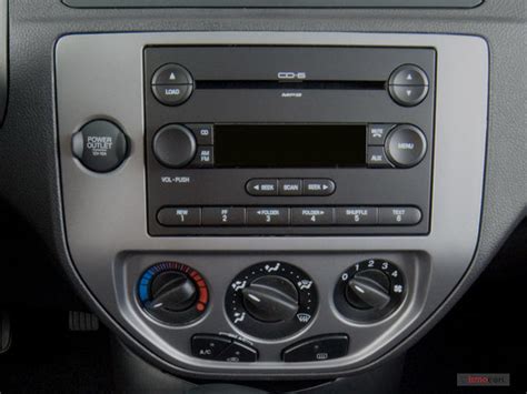 2007 Ford Focus: 11 Interior Photos | U.S. News