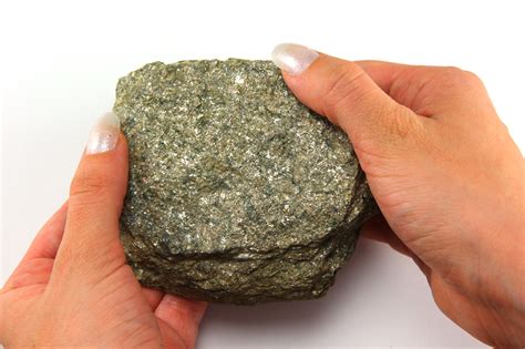 How to Tell if the Rock You Found Might Be a Meteorite: 12 Steps