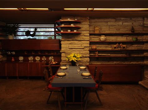 File:Frank Lloyd Wright - Fallingwater interior 6.JPG - Wikimedia Commons