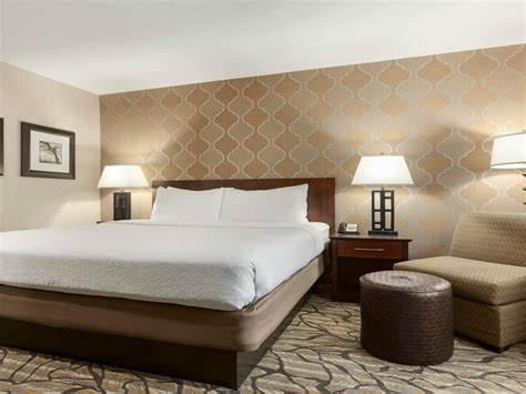 Virginia Hotel near Busch Gardens | Holiday Inn & Suites Williamsburg ...