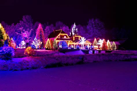 Christmas Village Night Wallpapers - Wallpaper Cave