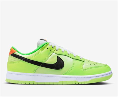 Nike - DUNK LOW SE 'VOLT/BLACK-TOTAL ORANGE-GREEN STRIKE' - VegNonVeg