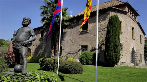 What is La Masia? Barcelona's famous youth academy & the star players ...