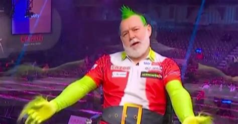 Reigning champ Peter Wright unveils new Grinch outfit for World Darts ...