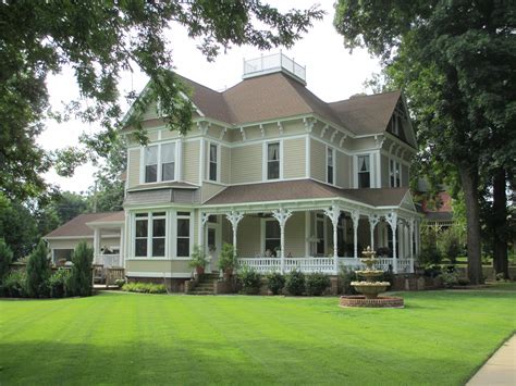 Pin by James Breitenbach on ♥Alabama♥ | Victorian homes, Historic homes, Beautiful homes