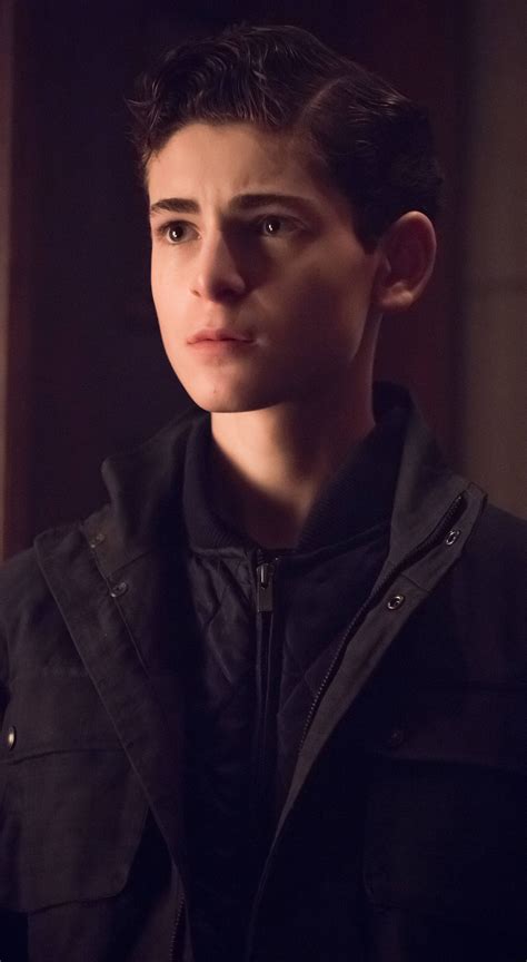 Gotham 2x20 - Bruce Wayne (David Mazouz) HQ Jonathan Crane Gotham ...