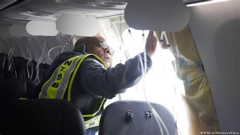 Boeing 737 Max 9: US FAA launches safety probe after scare