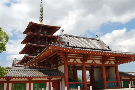 Shitennoji Temple: Oldest Buddhist Temple in Japan - Japan Web Magazine