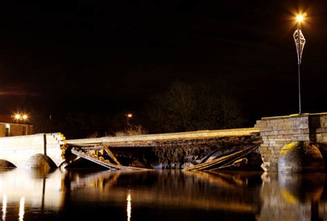 WATCH: Tadcaster Bridge COLLAPSES as floods take hold of UK | UK | News | Express.co.uk