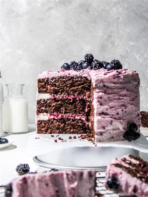 Chocolate Blackberry Cake with Blackberry Cream Cheese Frosting - Eats ...