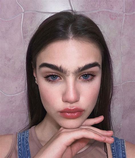 Instagram’s #UnibrowMovement of Proud Monobrow Women