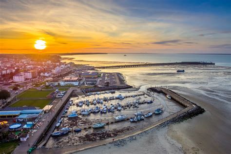 z2885 Evening View over Ryde Harbour