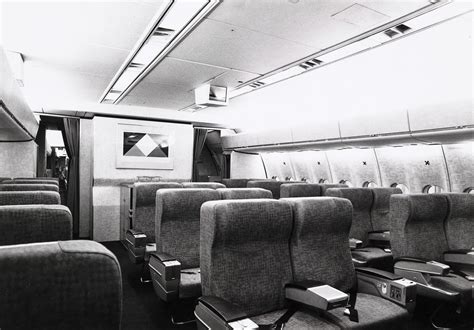 Swissair DC-10 First Class | Airplane interior, Aircraft interiors ...