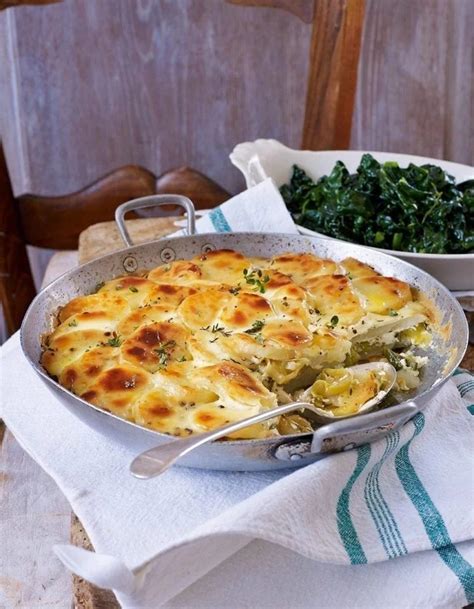 Gratin of potatoes and leeks with garlic and thyme | Recipe | Thyme recipes, Veg dishes ...