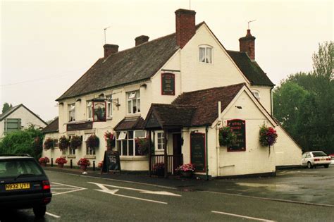 Pubs: Then & Now: #083 Wharf Tavern, Hockley Heath, Warks : 1986 to 2011