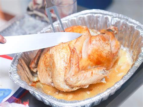 How to Cook a Turkey in a Bag (with Pictures) - wikiHow