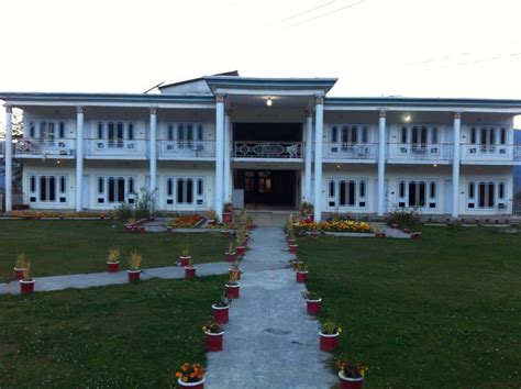 Hill Top Hotel | hotels in SHogran| See Pakistan Tours