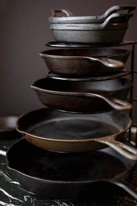 5 Golden Rules For Caring For Cast Iron Cookware - Mental Scoop