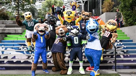 PHOTOS: NFL Mascots Host Play 60 Event In South Lake Union