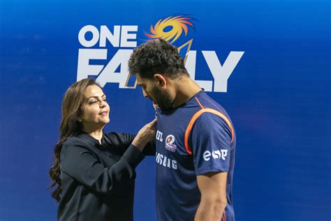 One Family! Mumbai Indians owner Nita Ambani welcomes Yuvraj Singh ...