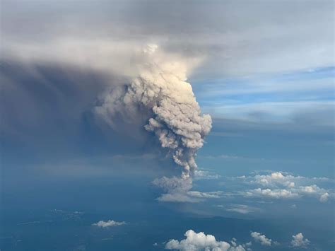 LOOK: Pilot captures images of Taal volcano eruption 25,000ft from ...