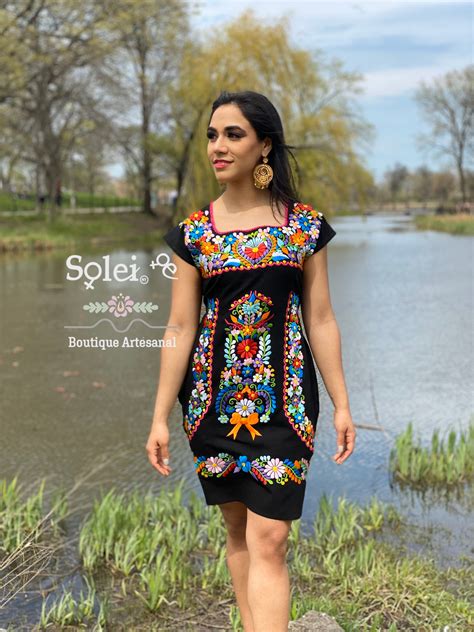 Floral embroidered Mexican dress. Handmade hand-embroidered dress ...