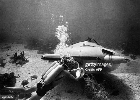 134 Jacques Cousteau Diver Stock Photos, High-Res Pictures, and Images - Getty Images