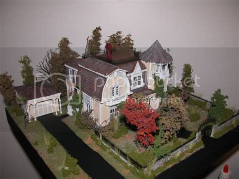 1313 Mockingbird Lane: My Munsters House Model