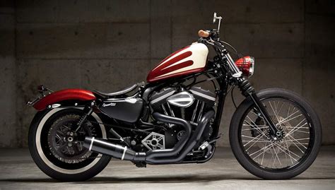 Harley Iron 883 Sportster Custom