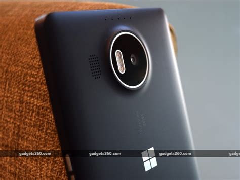 Microsoft Lumia 950, Lumia 950 XL Now Receiving Bug-Fixing Windows 10 ...