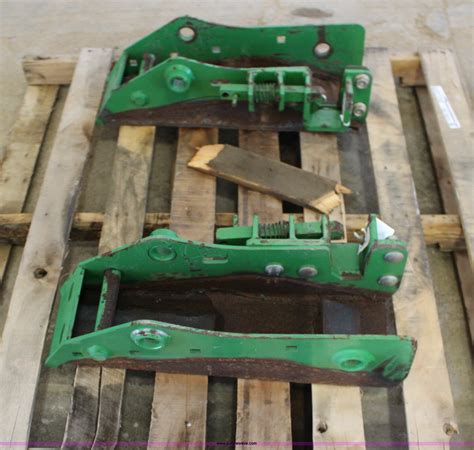 John Deere quick attach loader brackets in Abilene, KS | Item BC9214 ...