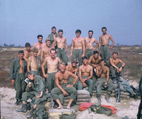 4th infantry vietnam 1969 | Platoon of the 12th Infantry Regiment, 4th Infantry Division, 1969 ...