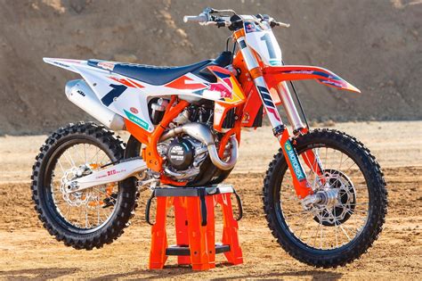 2018 KTM 450 SX-F Factory Edition First Look | 9 Fast Facts