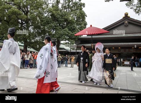 Wedding at Meiji Jingu Shrine in Tokyo Japan Stock Photo - Alamy