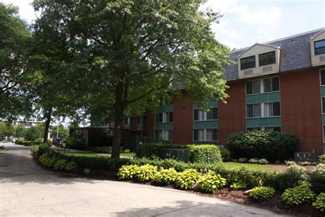 On-Campus Living | Adelphi University Residence Halls